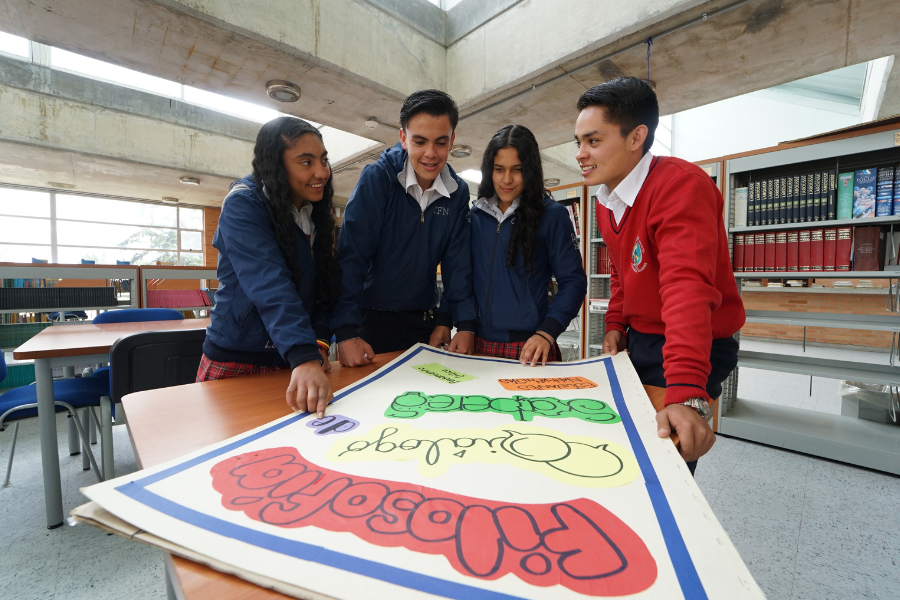 Niños en taller de clase